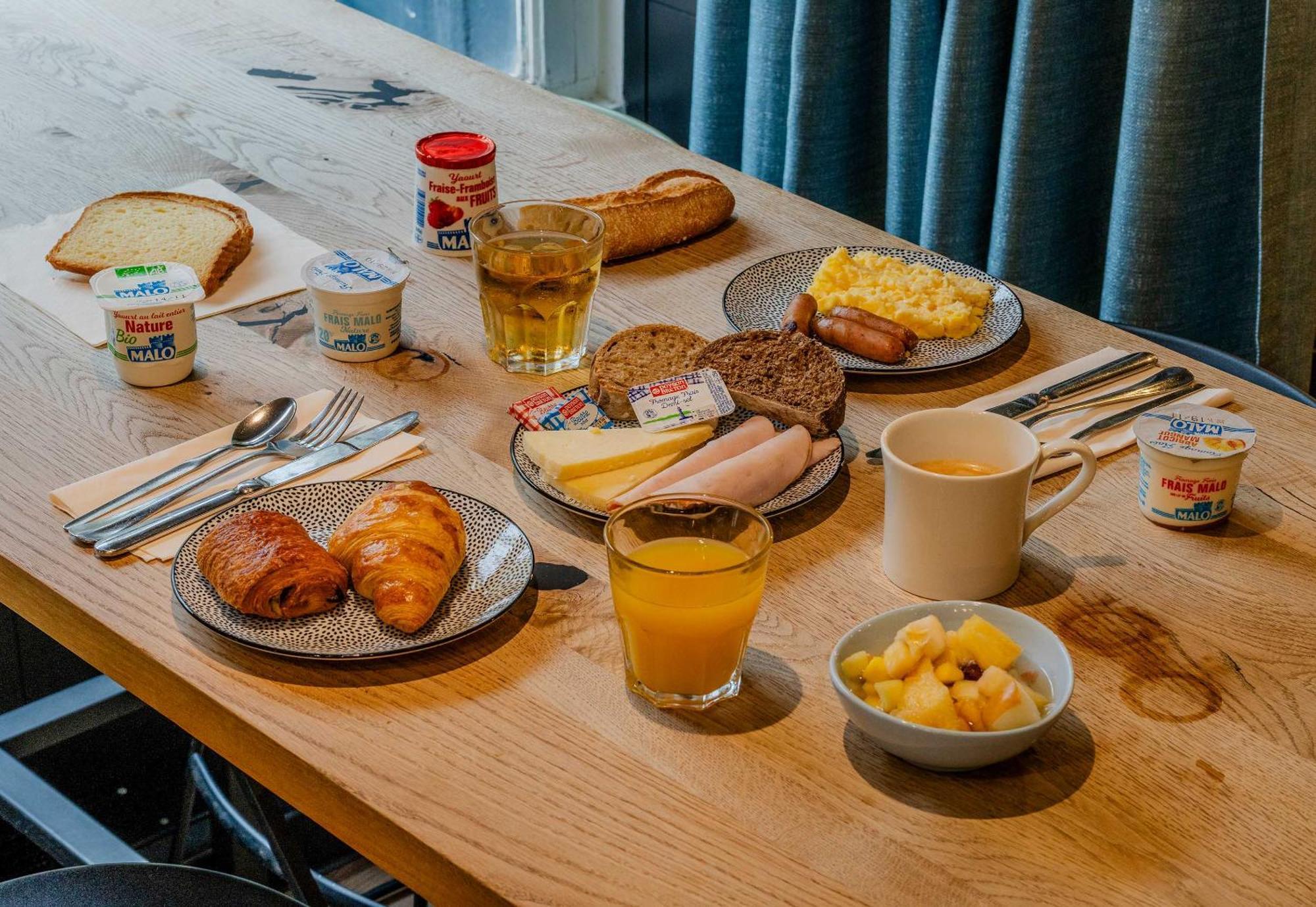 B&B Hotel Lille Villeneuve D'Ascq Grand Stade Buitenkant foto