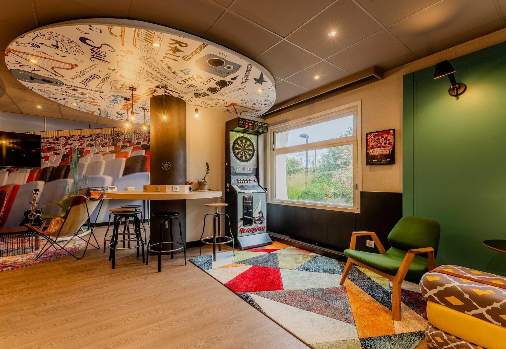 B&B Hotel Lille Villeneuve D'Ascq Grand Stade Buitenkant foto