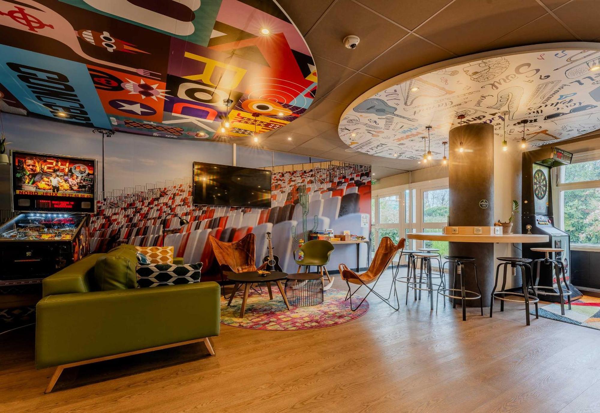 B&B Hotel Lille Villeneuve D'Ascq Grand Stade Buitenkant foto