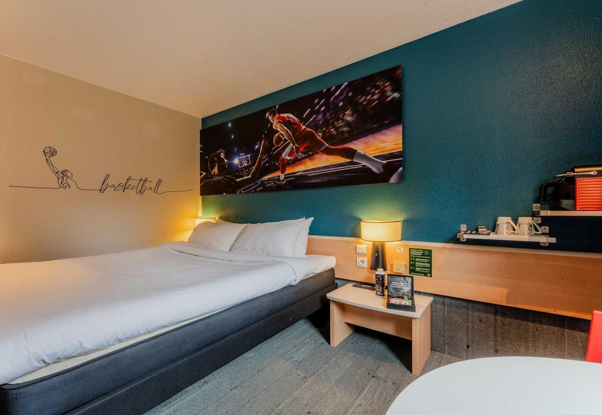 B&B Hotel Lille Villeneuve D'Ascq Grand Stade Buitenkant foto