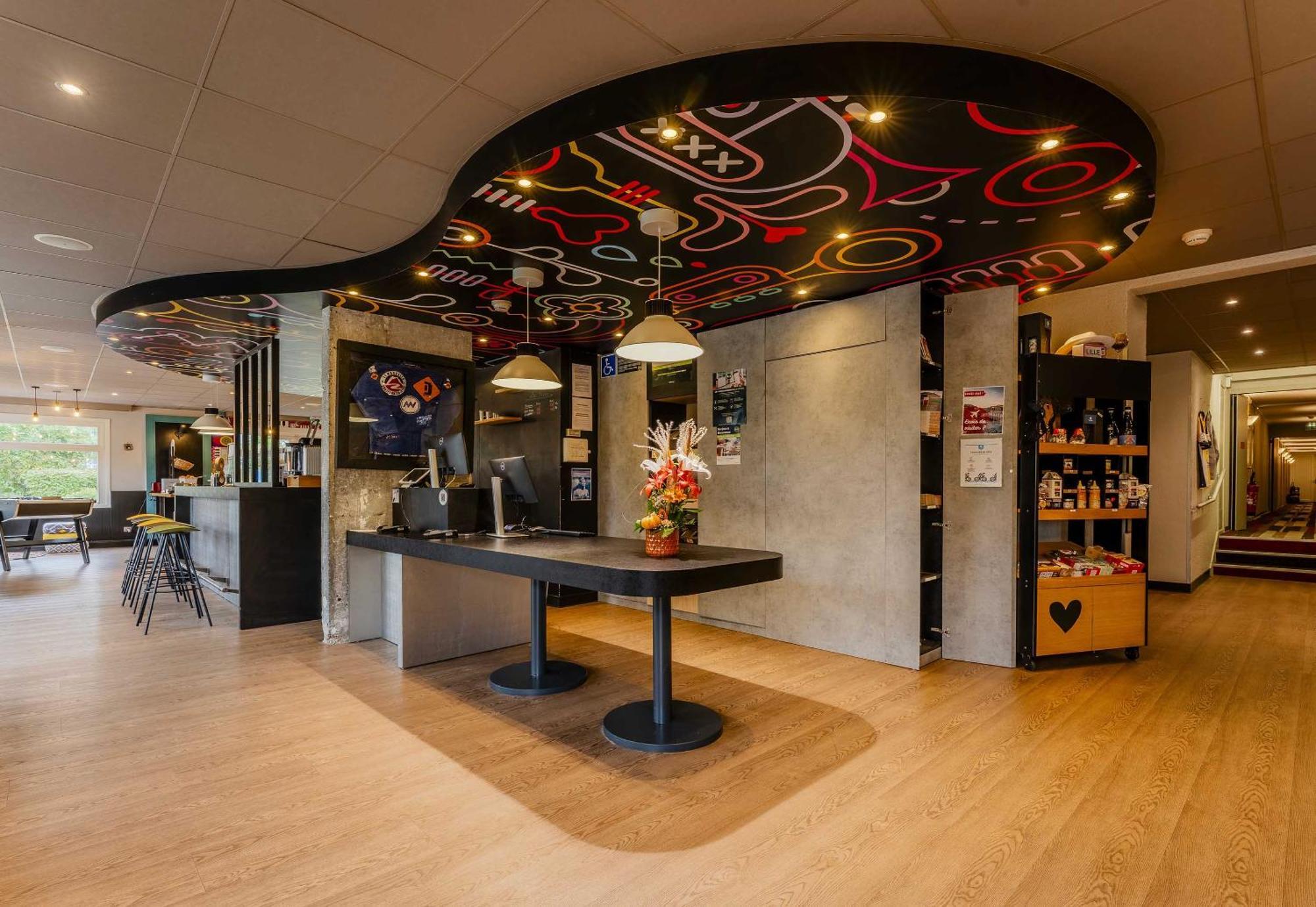 B&B Hotel Lille Villeneuve D'Ascq Grand Stade Buitenkant foto