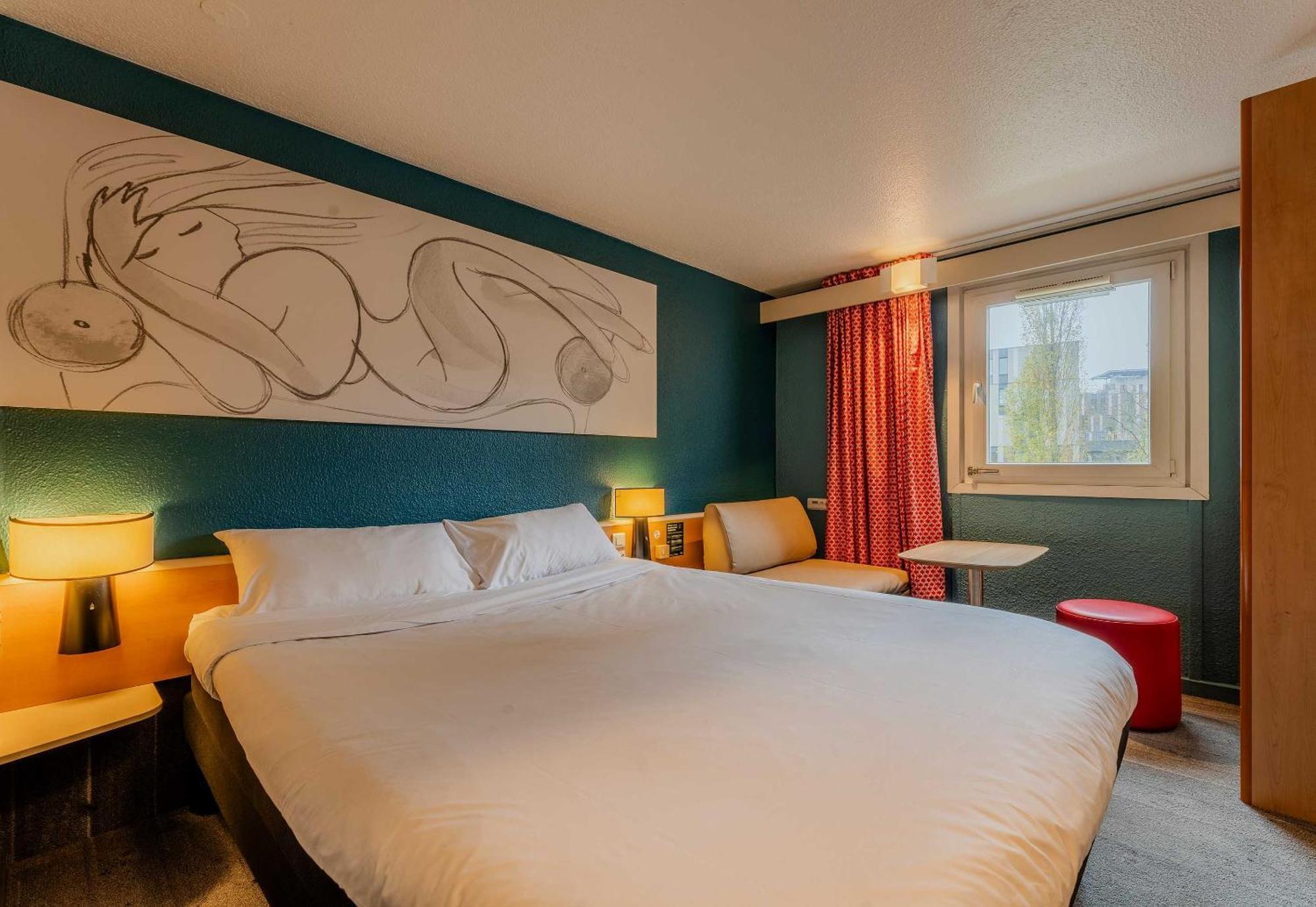 B&B Hotel Lille Villeneuve D'Ascq Grand Stade Buitenkant foto
