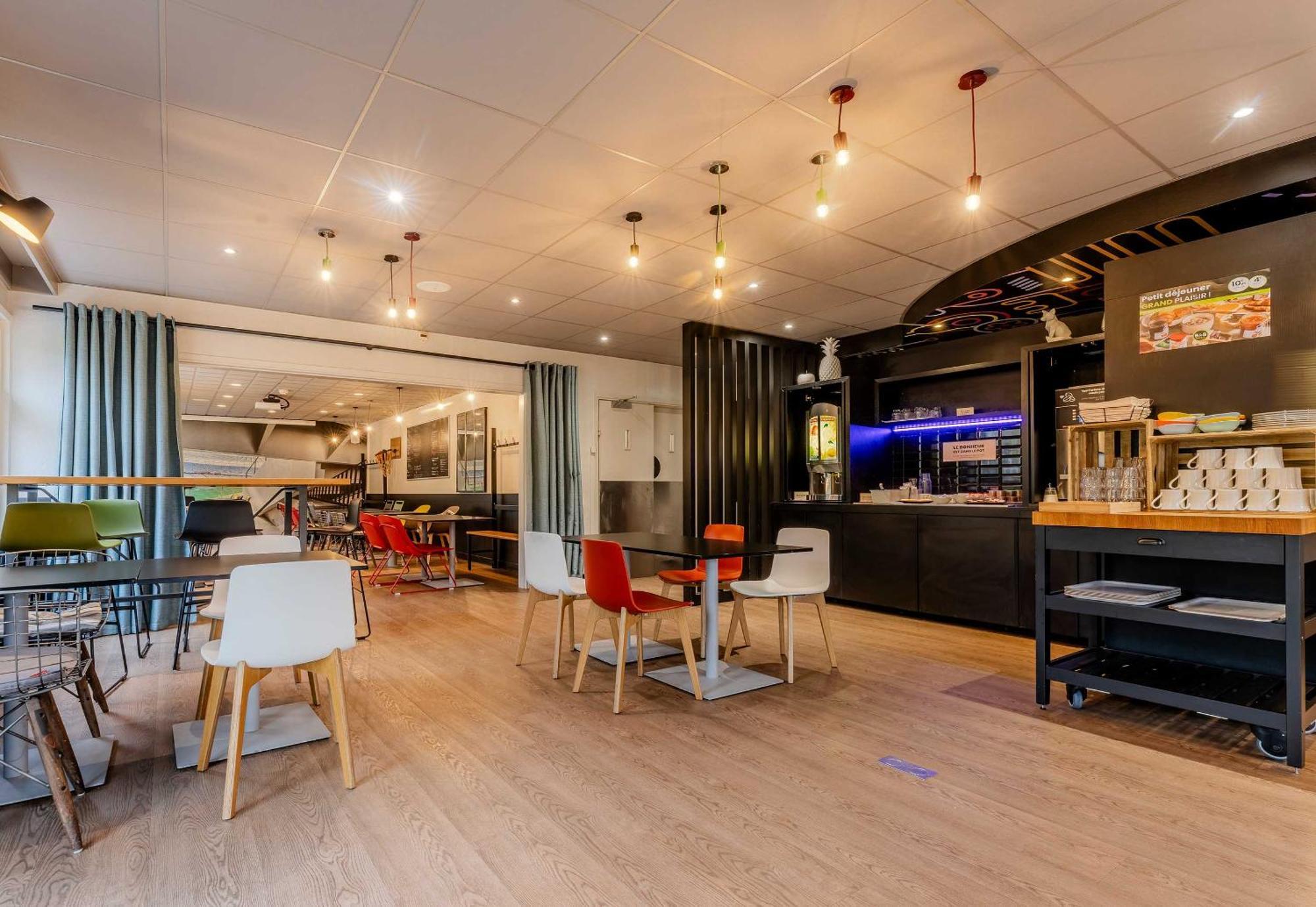 B&B Hotel Lille Villeneuve D'Ascq Grand Stade Buitenkant foto