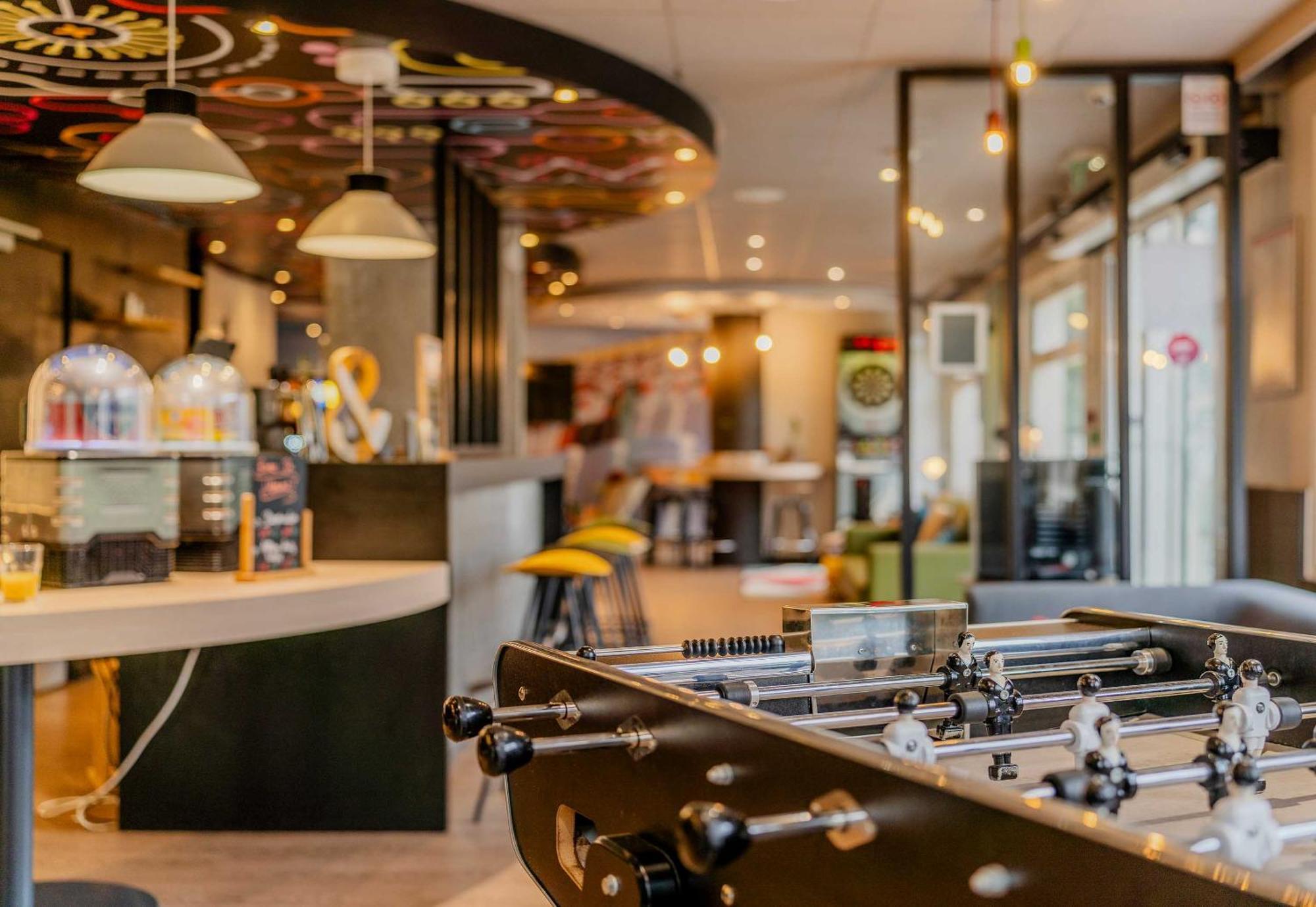 B&B Hotel Lille Villeneuve D'Ascq Grand Stade Buitenkant foto