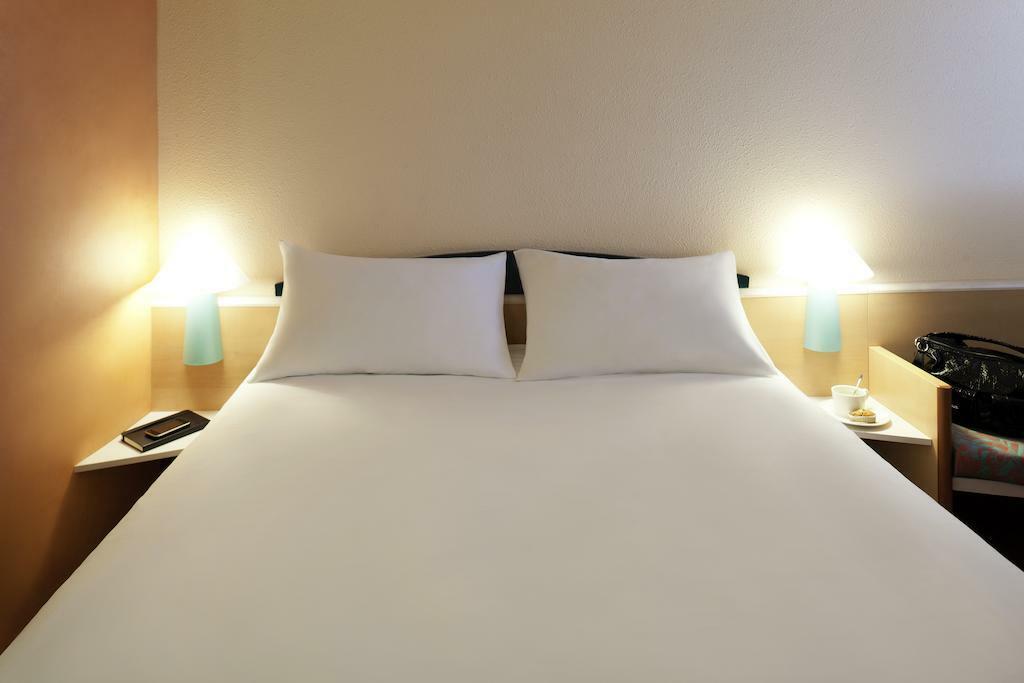 B&B Hotel Lille Villeneuve D'Ascq Grand Stade Buitenkant foto