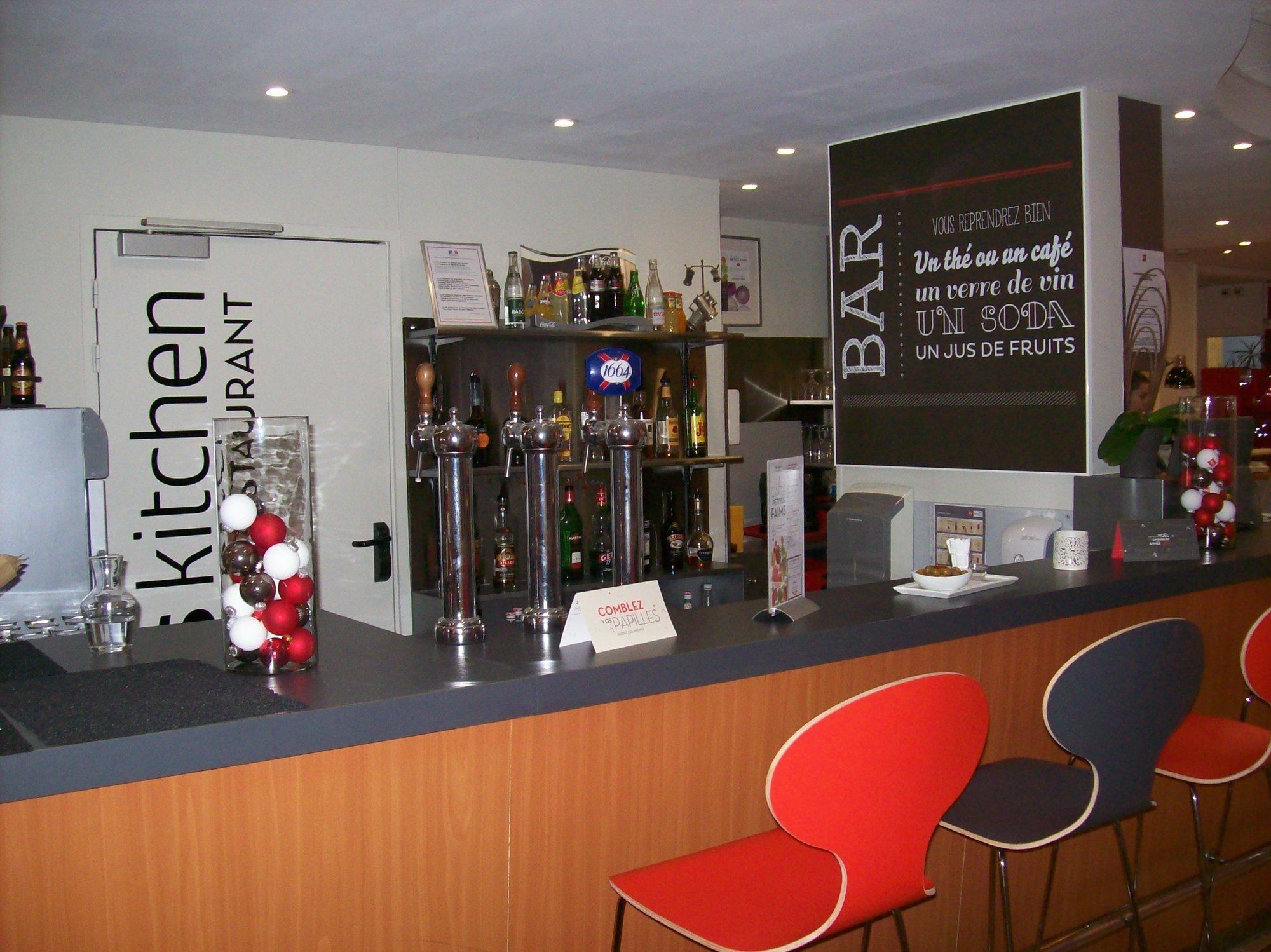 B&B Hotel Lille Villeneuve D'Ascq Grand Stade Buitenkant foto