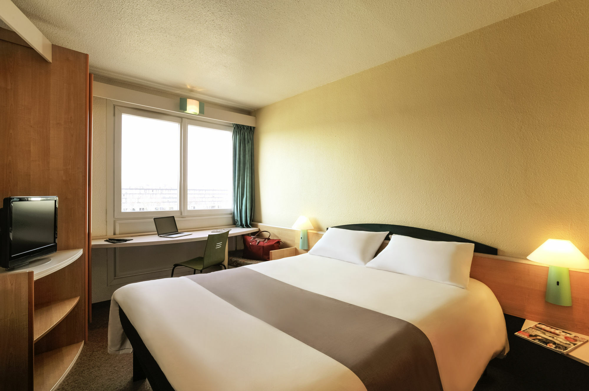 B&B Hotel Lille Villeneuve D'Ascq Grand Stade Buitenkant foto