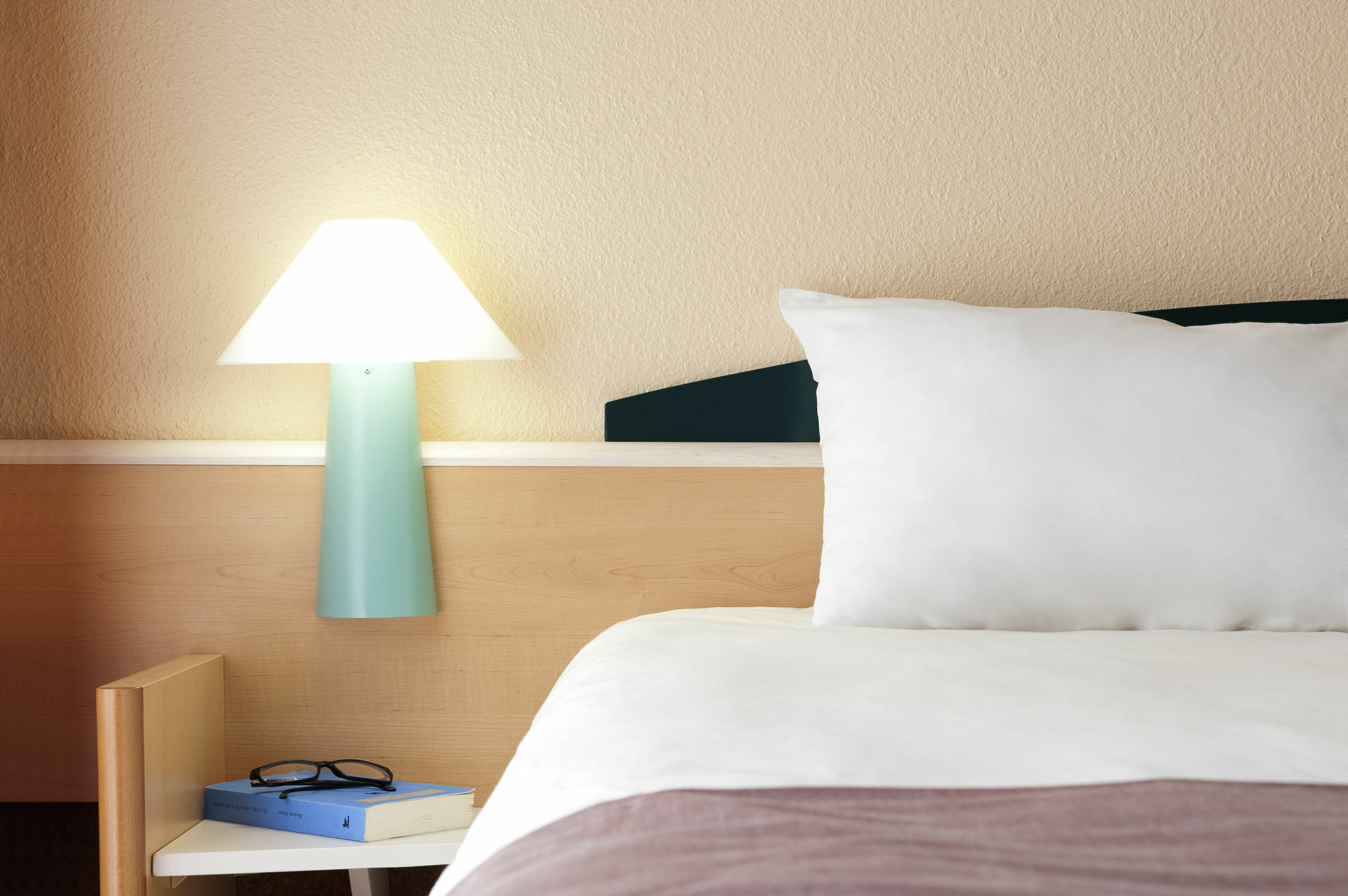 B&B Hotel Lille Villeneuve D'Ascq Grand Stade Buitenkant foto