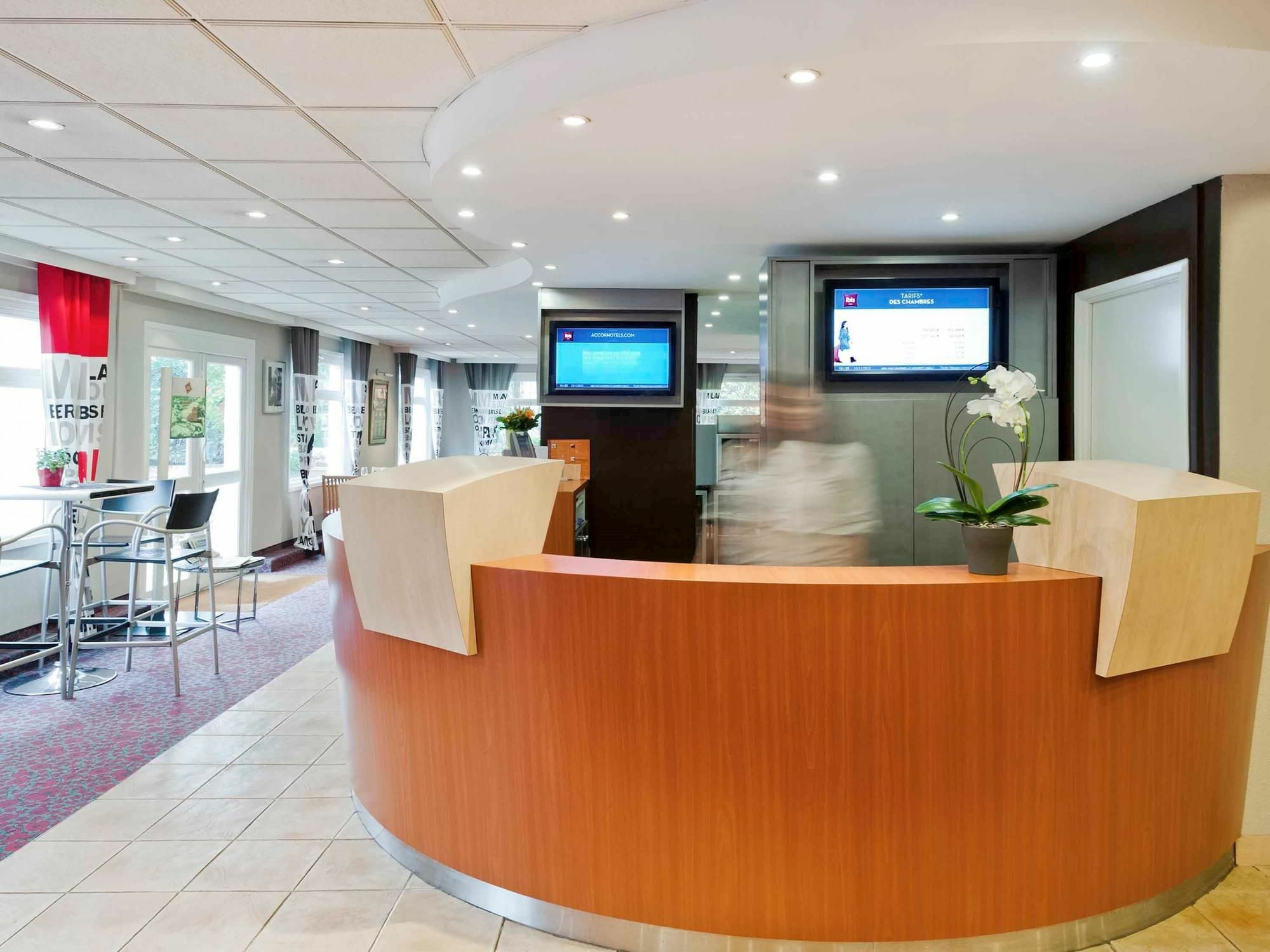 B&B Hotel Lille Villeneuve D'Ascq Grand Stade Buitenkant foto