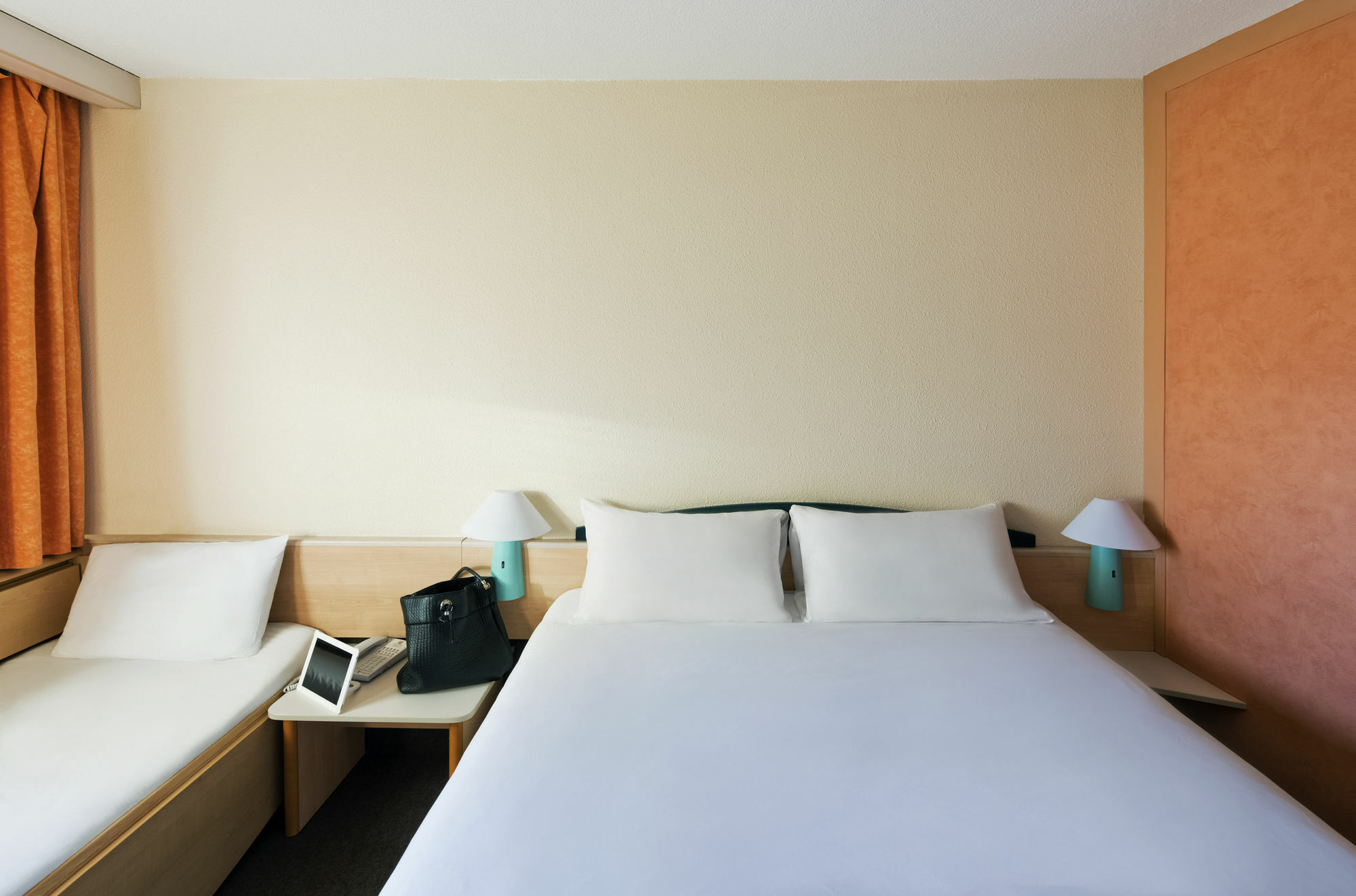 B&B Hotel Lille Villeneuve D'Ascq Grand Stade Buitenkant foto