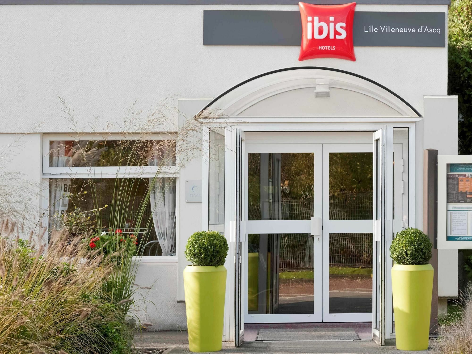 B&B Hotel Lille Villeneuve D'Ascq Grand Stade Buitenkant foto