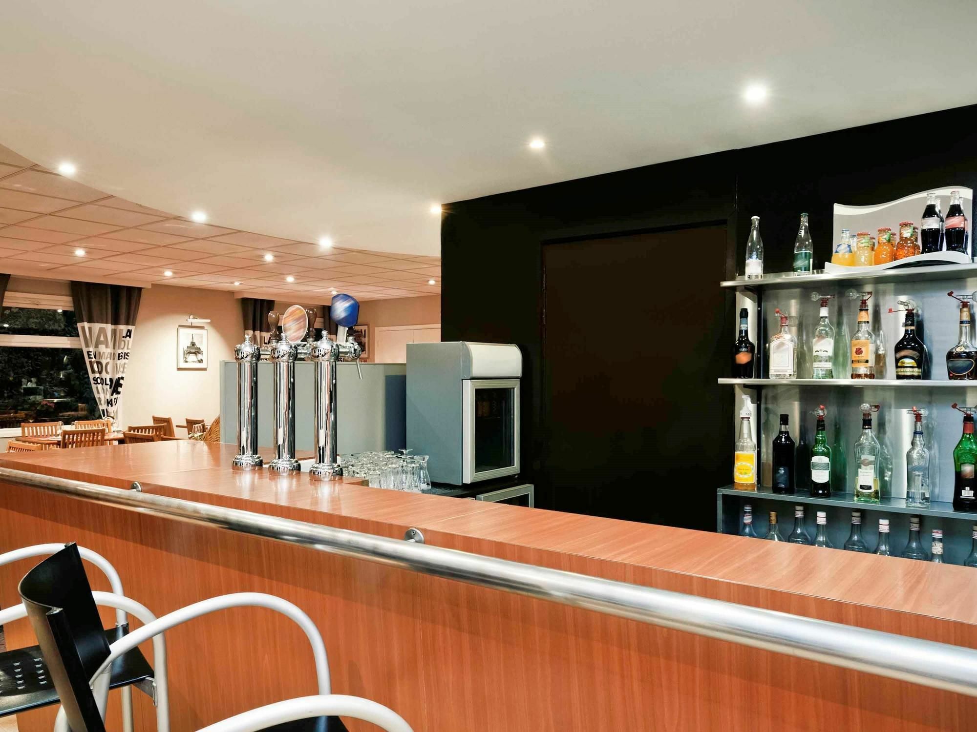 B&B Hotel Lille Villeneuve D'Ascq Grand Stade Buitenkant foto