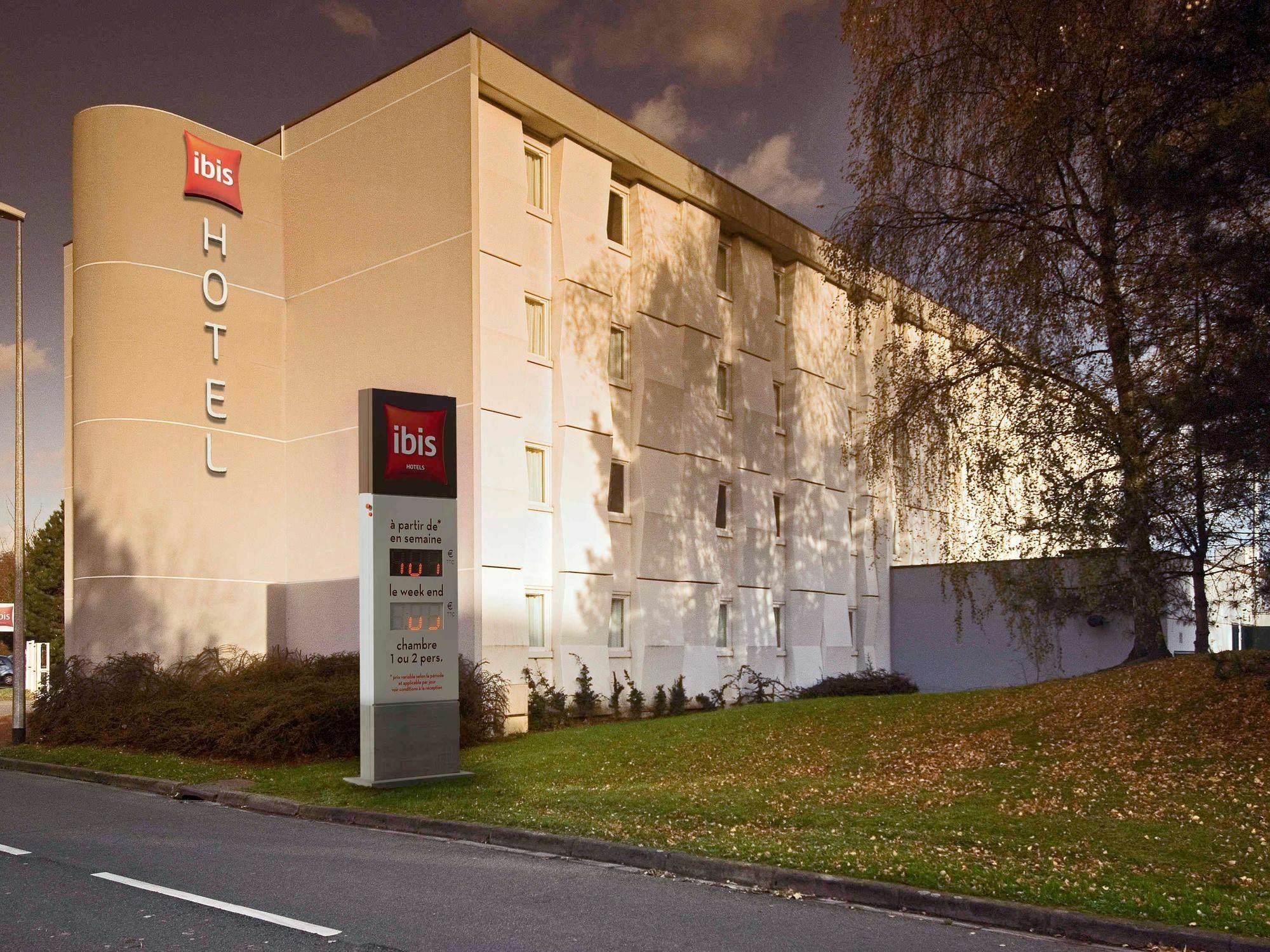B&B Hotel Lille Villeneuve D'Ascq Grand Stade Buitenkant foto
