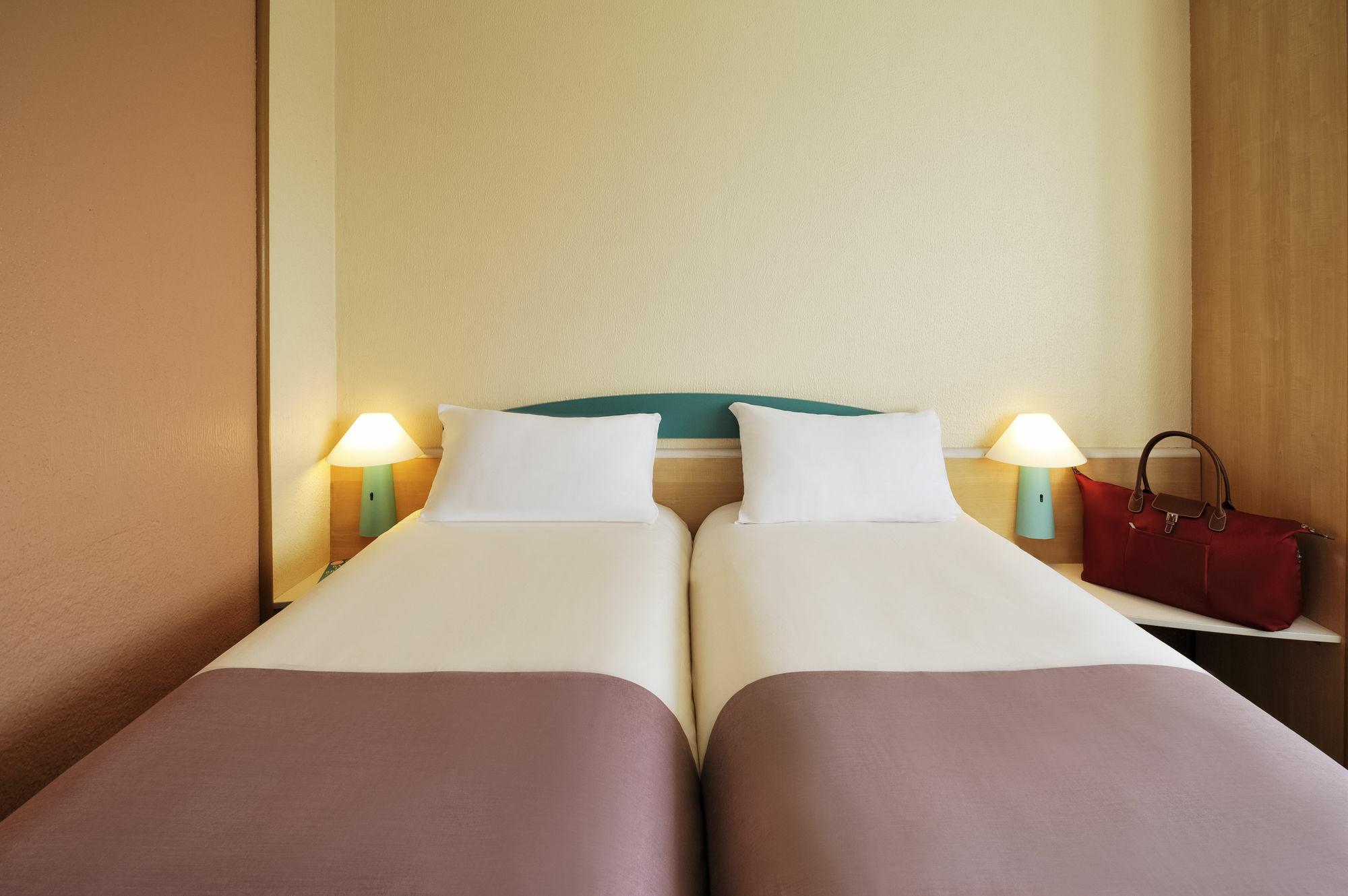 B&B Hotel Lille Villeneuve D'Ascq Grand Stade Buitenkant foto