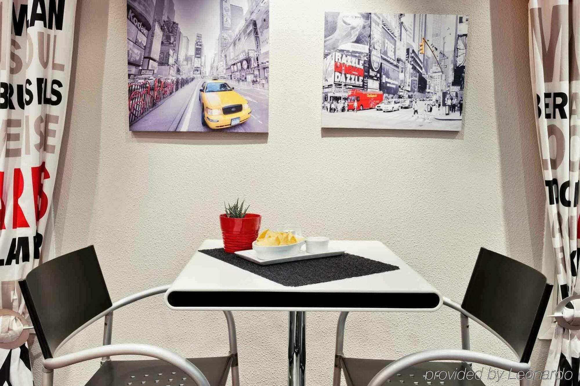 B&B Hotel Lille Villeneuve D'Ascq Grand Stade Buitenkant foto